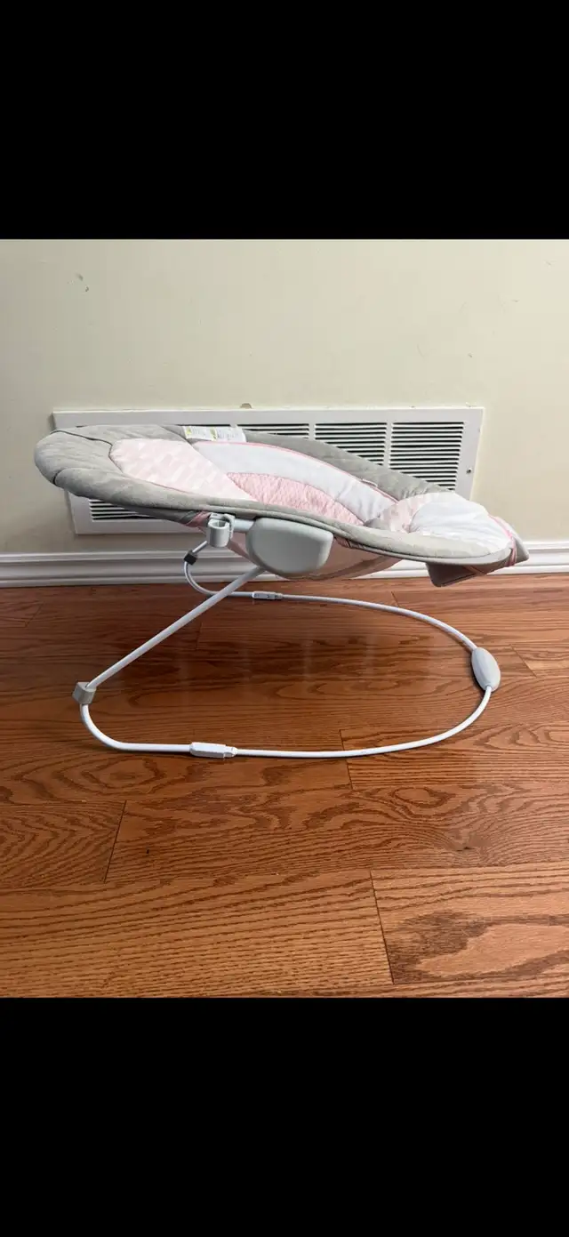 Vibrating Baby Bouncer Seat with Music in Other in Mississauga / Peel Region - Image 5