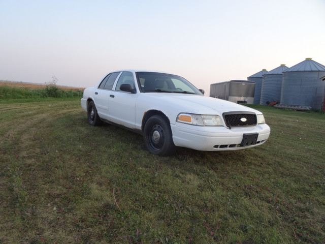 2010 Crown Victoria Police Intercepter in Cars & Trucks in Strathcona County - Image 3