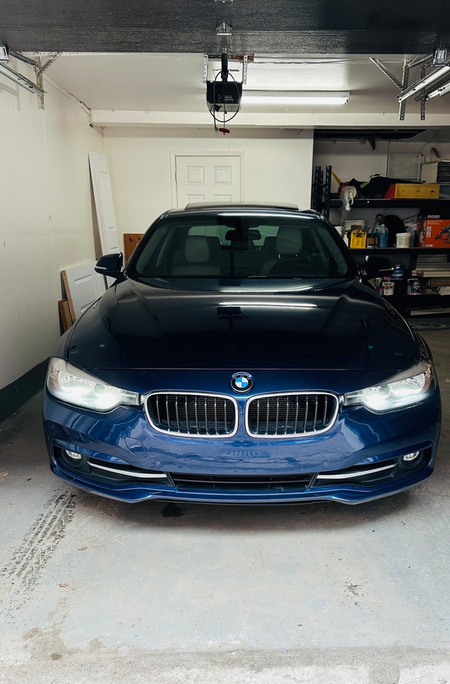 BMW 320i Xdrive — photo 4