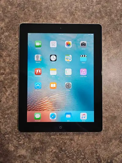 Good working condition. Fully tested. Model A1395 16GB storage 9.7 inch display WiFi model iOS 9.3.5...