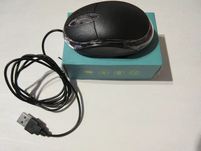 Clavier souris USB avec/sans fil Bluetooth in Other in City of Montréal - Image 5