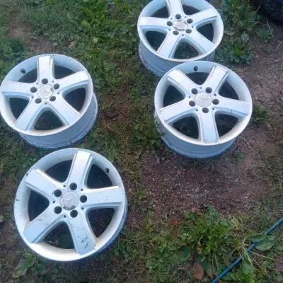 2008 Mercedes benz b200 for parts. Best to text me at 902 8999898