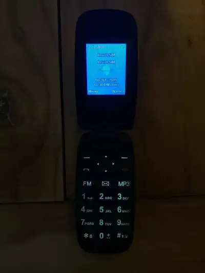 USHINING model ZTE R341 flip phone Phone is in good condition and is unlocked Asking $15 or best off...
