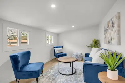 Spacious and newly renovated 3 bedroom, 1 bathroom single-family home in a convenient Brantford loca...