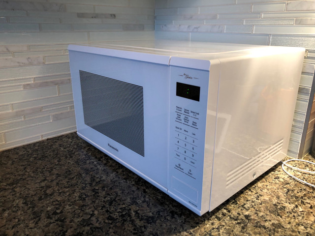Panasonic Microwave dans Fours à micro-ondes et cuiseurs  à Kitchener / Waterloo