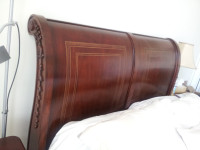 Stunning Queen Bed, Sleigh Design, Mahogany Wood