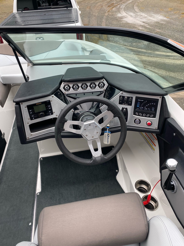 2018 Mastercraft NXT 20 in Powerboats & Motorboats in Campbell River - Image 4