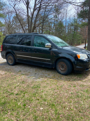 2010 Chrysler Town & Country