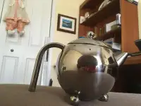 Silver (coloured) Stainless steel tea pot - Nan