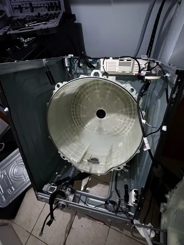 Certified Appliance Repair Technician in Appliance Repair & Installation in Calgary - Image 7