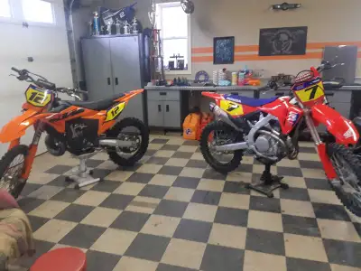 2025 ktm 300 sx 41.8 hours well maintained oil changed every 6 hours, air filter changed every other...