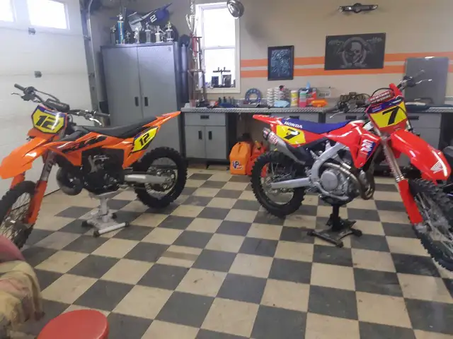 2025 KTM 300 SX and 2025 Honda CRF450R in Dirt Bikes & Motocross in Sudbury - Image 2