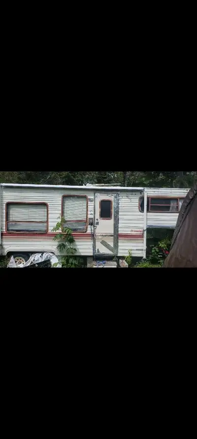 500$ come haul it away frame is in good shape 5th wheel, inside is gutted but the bathroom still the...