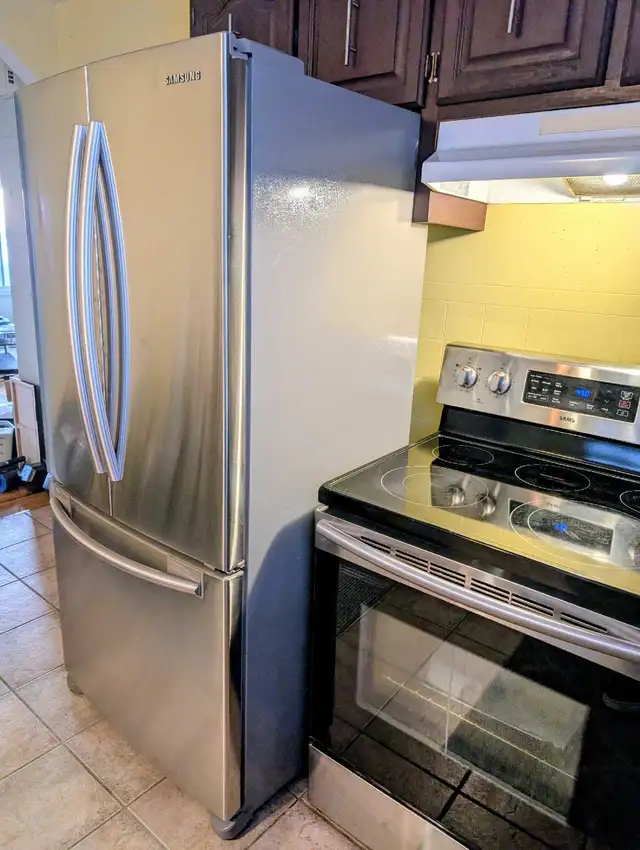 Frigo et Poêles Samsung de très bonnes qualités  in Stoves, Ovens & Ranges in City of Montréal - Image 2