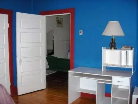 2 bedrooms for rent in a 6 1/2. 2 min from the metro. Everything included!63793686235393121