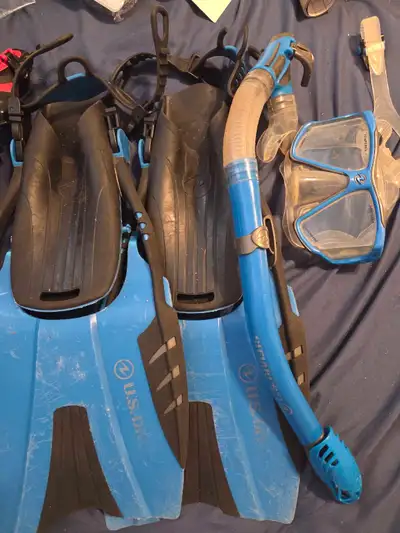 flippers/snorkel gear, View more