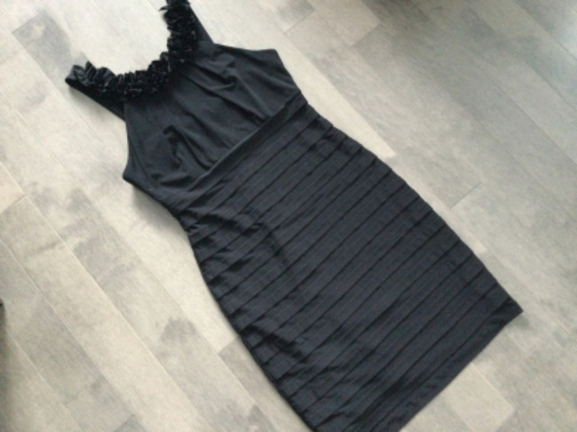 Petite robe noire chic / Classy Small black dress dans Femmes - Robes et jupes  à Longueuil/Rive Sud
