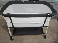 Portable baby bedside bassinet