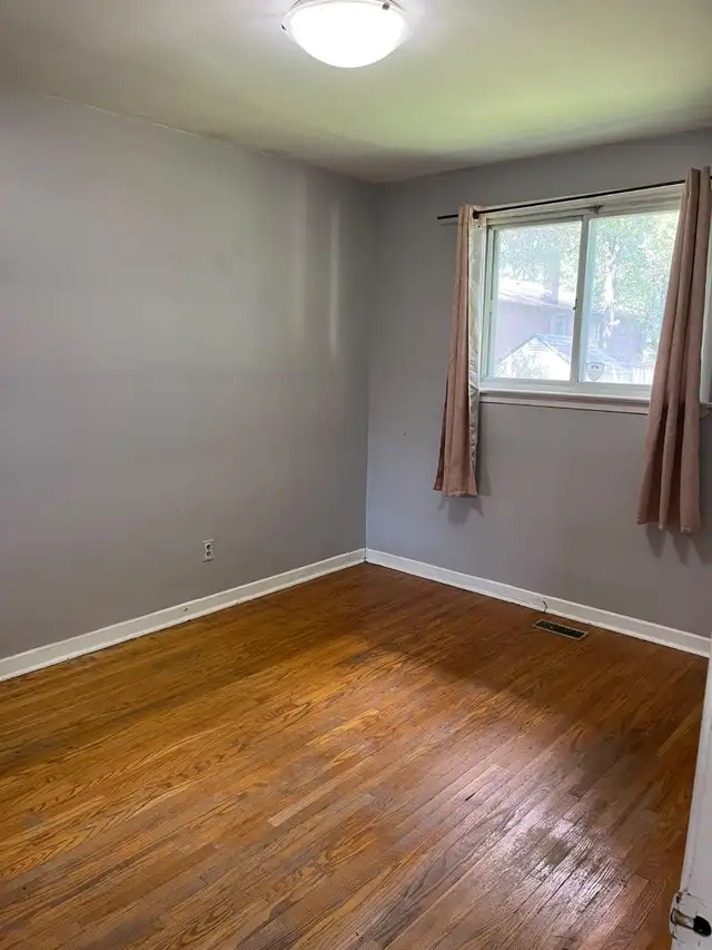 3 Beds 1 Bath Main Floor unit $2500/- available from November in Long Term Rentals in City of Toronto - Image 9
