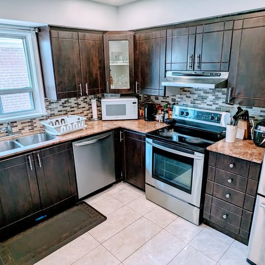 4 Beds 1.5 Baths House 3