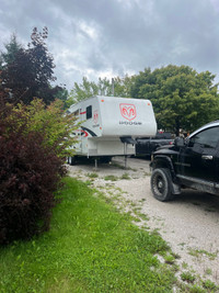 5th wheel trailer Dodge Edition 