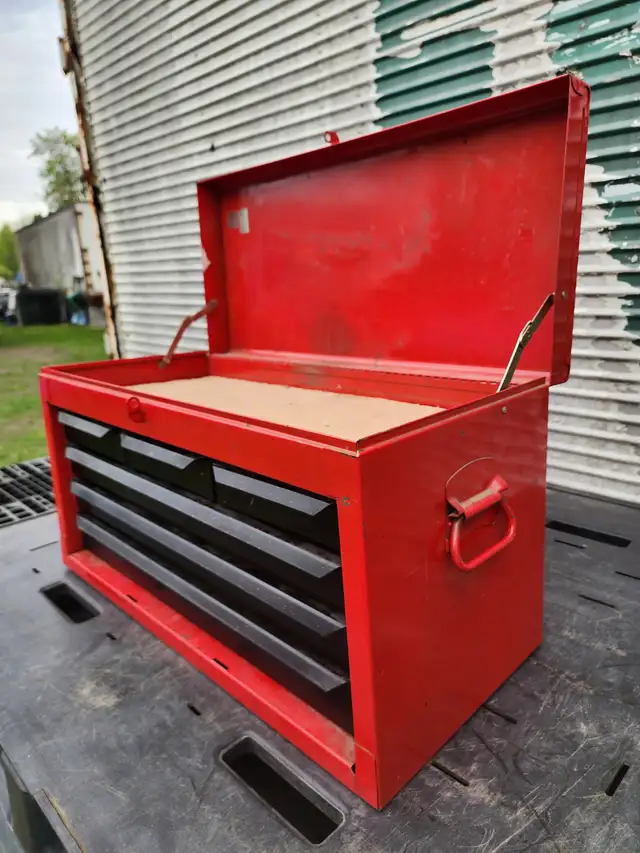 6 Drawers Red  With Black Sliding Drawers Tool Chest in Tool Storage & Benches in Windsor Region - Image 4