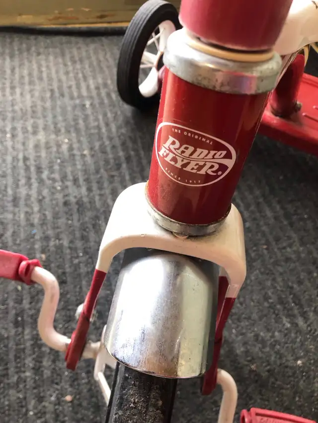 tricycle pour tout- petits( radio flyer classique in Kids in Longueuil / South Shore - Image 4