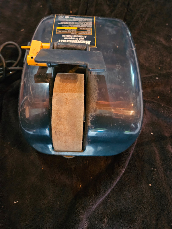 Mastercraft powered wet/dry sharpener. in Hand Tools in Oakville / Halton Region - Image 2