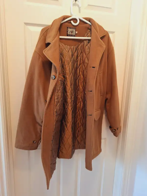 Men's Wool Coat, 80% Wool.PLAYBOY Brand.in Good Condition. Clean in Men's in Oshawa / Durham Region - Image 2