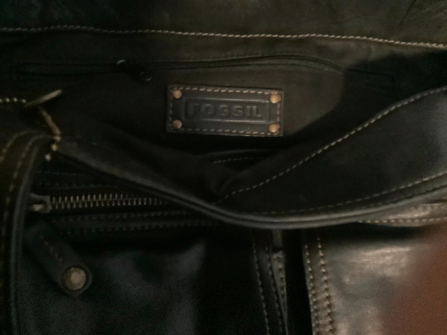 FOSSIL purse in Women's - Bags & Wallets in Charlottetown - Image 2