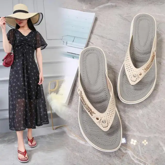 2022 Women’s Slippers Summer New Fashion Beach Sandals Flip Flop in Women's - Shoes in Markham / York Region - Image 5