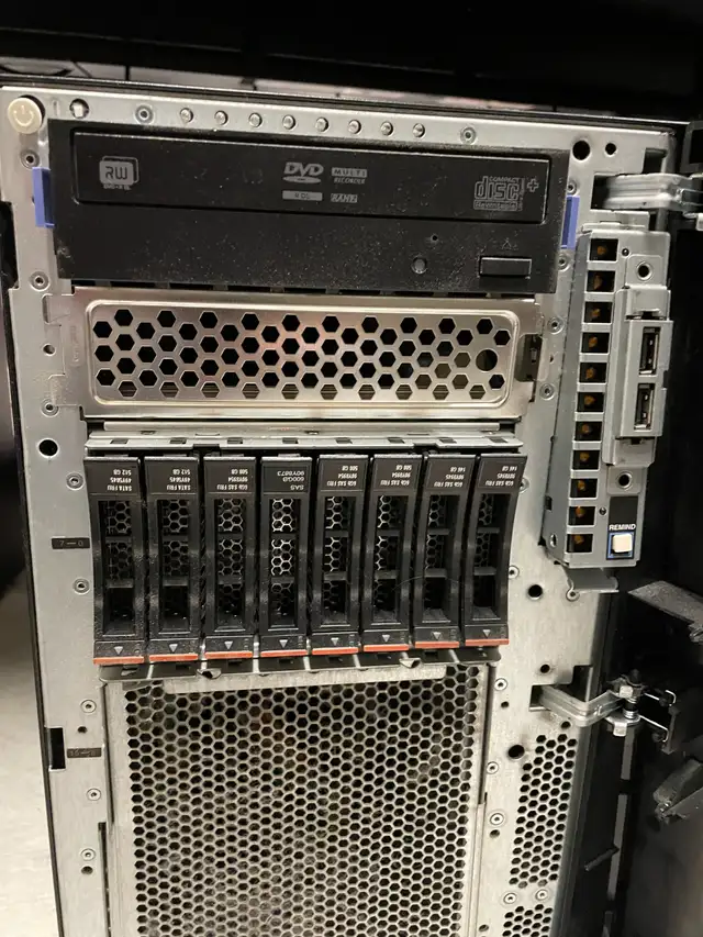 IBM X3500 M4 Server in Servers in City of Toronto - Image 2