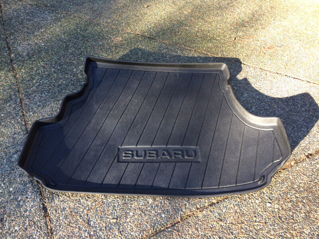 SUBARU Forrester "Heavy Duty Cargo Mat" dans Autres pièces et accessoires  à Centre-ville et Ouest de la ville