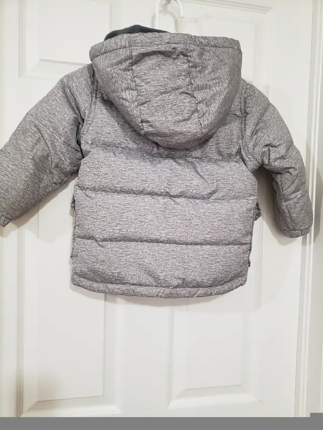 Kids GAP winter jacket size 4 in Kids & Youth in Markham / York Region - Image 3