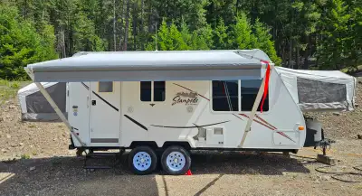 19.5' light weight hybrid travel trailer in good shape. 3500 lb empty weight. Sleeps 6. Works very w...