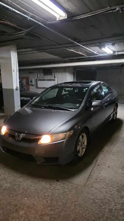 Reliable and fuel-efficient 2010 Honda Civic LX-S (Sport). Low mileage with only 179,100 km. 1.8L en...