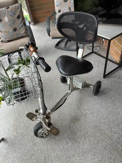 Lightweight (49 lbs) lightly used by my wife. Purchased in 2019 cost $2,995. Fast, dependable and in...