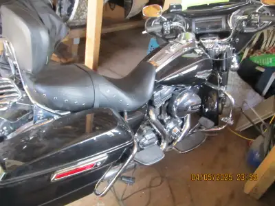 2016 Harley Davidson Road King for sale. Only 4035 original kilometers on it. One owner bike. Servic...