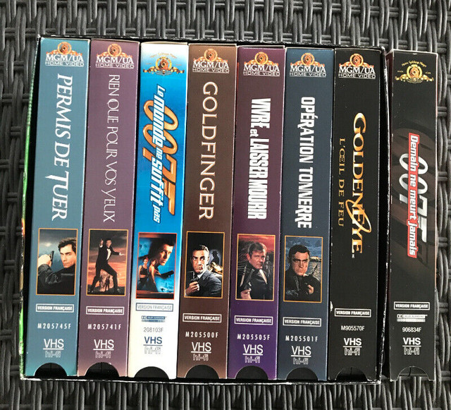 Film VHS James Bond Version Française (8 films) dans CD, DVD et Blu-ray  à Ouest de l’Île - Image 2