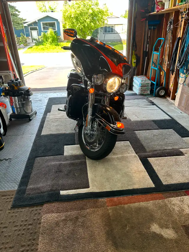 2007 Harley Davidson Electra Glide Ultra Classic CVO in Street, Cruisers & Choppers in Edmonton - Image 2