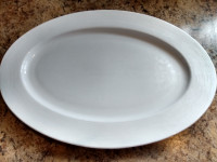 Oval ceramic serving plate