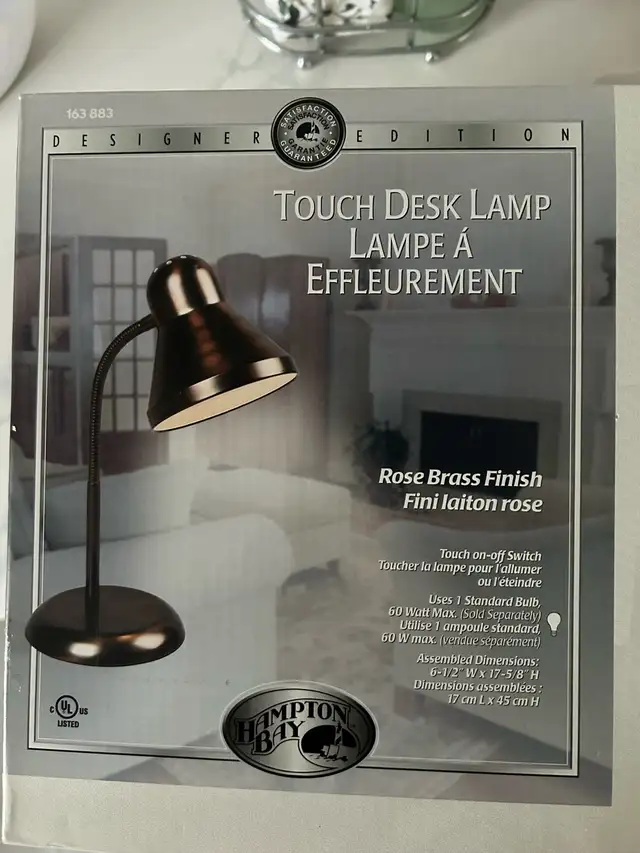 Hampton Bay Touch Desk Lamp in Indoor Lighting & Fans in Markham / York Region - Image 2