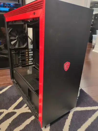 Nzxt h700i case Great case that fits large components, Smart controller, 4 fans Clean, dust filters...