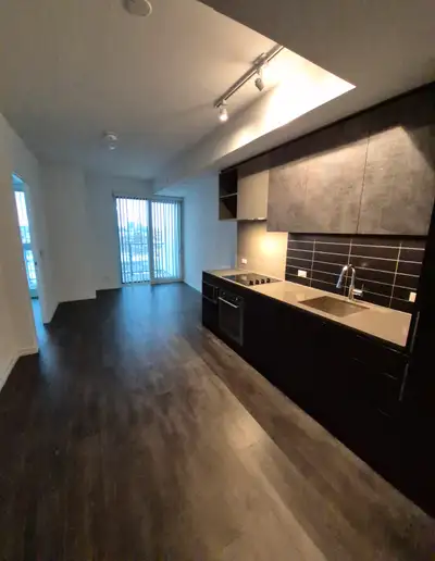 1 bedroom Luxury Condo Rental, Vaughan Transit City 4