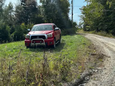 Selling my used 2008 Toyota Tundra Limited Edition, A reliable pickup truck perfect for both work an...