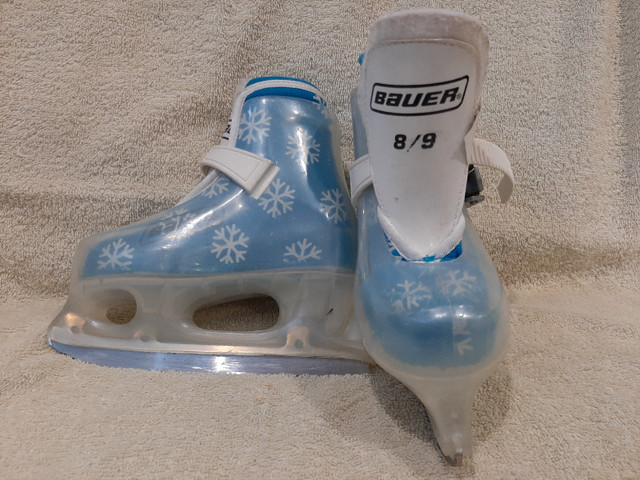 ice skates toddler size 8/9 in Skates & Blades in Oshawa / Durham Region - Image 3