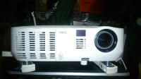 NEC V260X DLP Projector HDMI 3D Ready with remote and cables $17