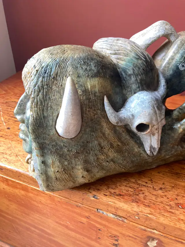 soapstone carving542515702971115522