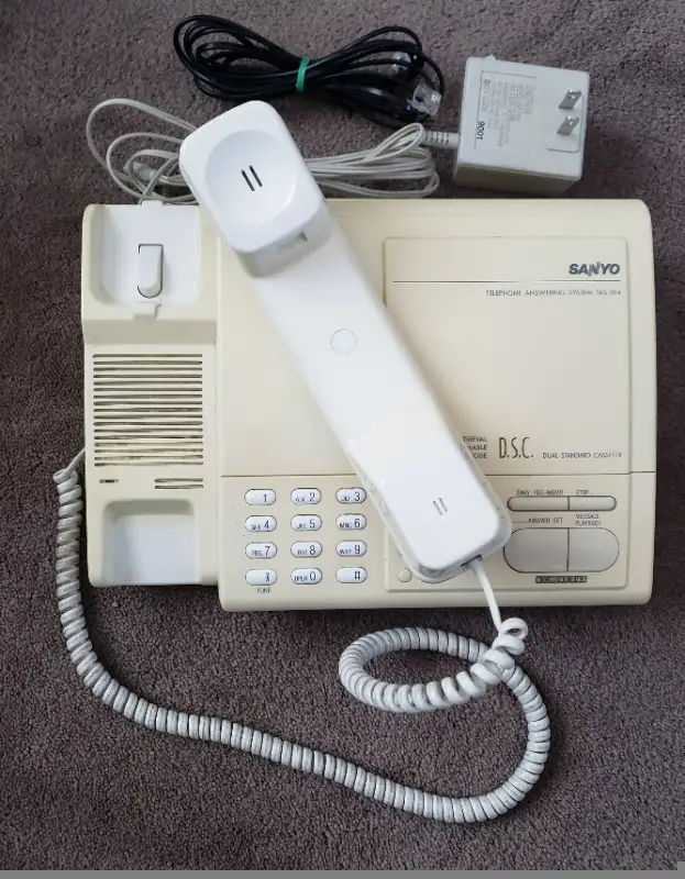 VINTAGE TELEPHONE - SANYO in Arts & Collectibles in Laval / North Shore - Image 3