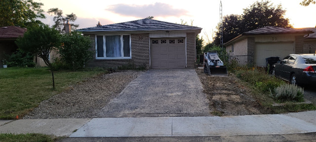 Interlocking/Concrete/Asphalt Installation & Sealing in Interlock, Paving & Driveways in Hamilton - Image 4